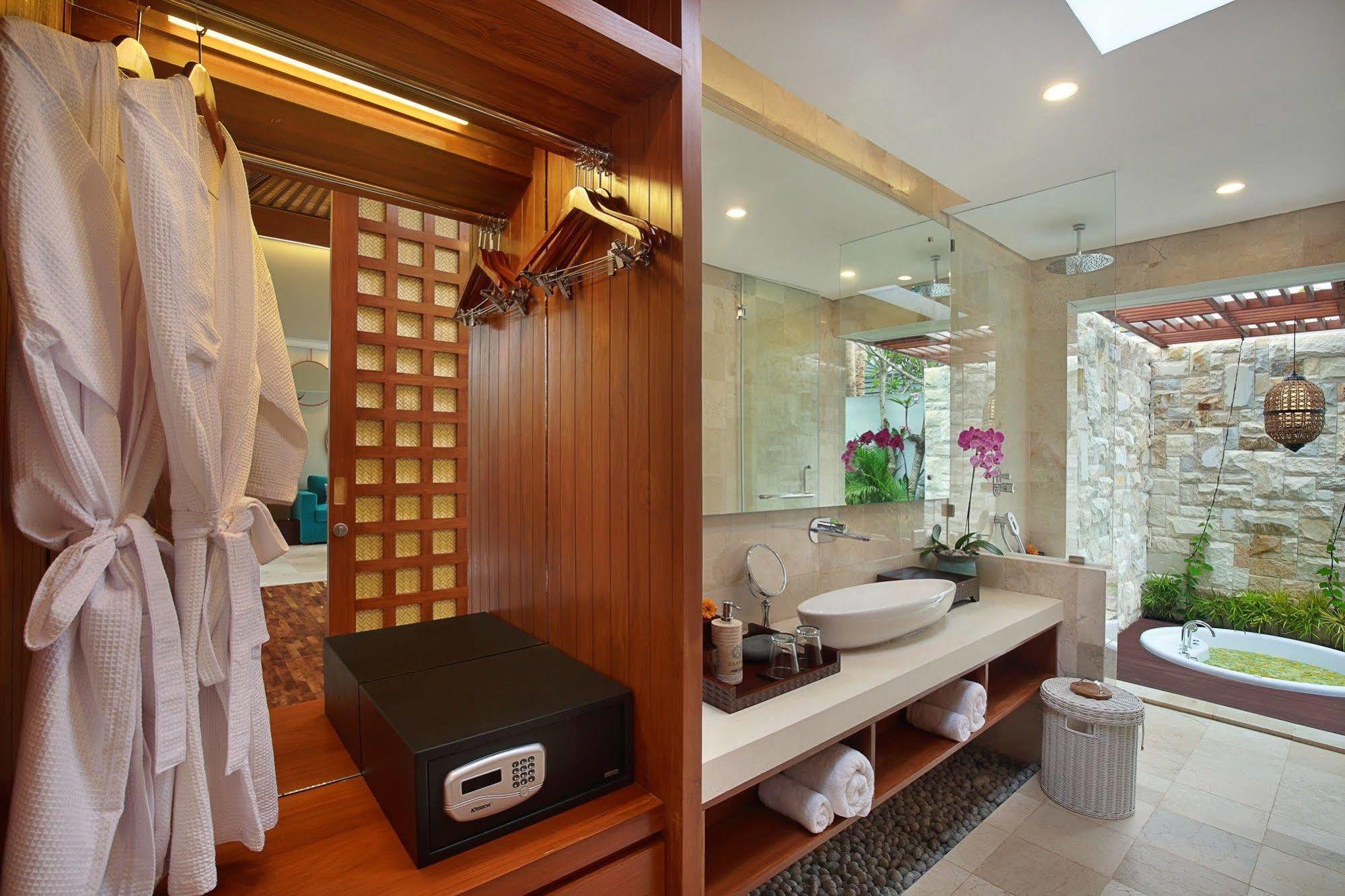 Aksari Villa Seminyak  Luaran gambar